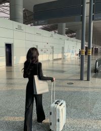 #GSNH 1350	Bức Tường Bí Mật Của Anh