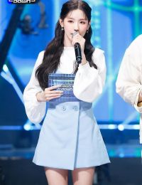 #GSNH 1137	Thẩm Phán Mặc Váy Công Sở