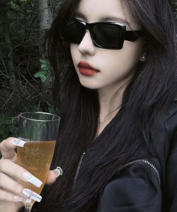 ANH CHỒNG GIẤU MẶT