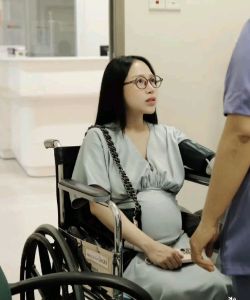 #GSNH 1435	Bụng Bầu Không Phải Lá Chắn