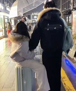 #GSNH 1238	CHUYẾN BAY TRỄ HAI NĂM