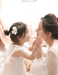 #TTTY 1194	Tôi Chỉ Đang Giúp Em Mặc Áo